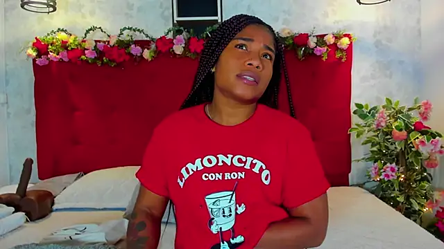 SilvannaFit online show from December 15, 2025, 12:00 pm