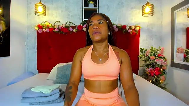 SilvannaFit online show from November 18, 2025, 12:30 pm