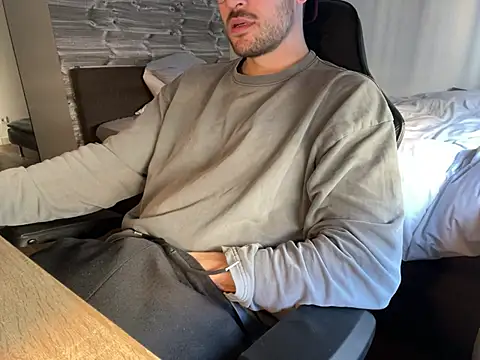 taallguyy 196 online show from March 20, 2025, 10:54 am