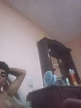 carloshot31 online show from May 14, 2026, 8:44 am