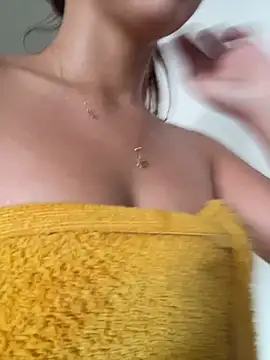 Aaliyah Salma online show from April 1, 2026, 6:38 pm