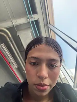 Snapshot of Aaliyah_Salma chatting on May 26, 2026, 3:43 pm Aaliyah Salma online show from May 26, 2026, 3:43 pm