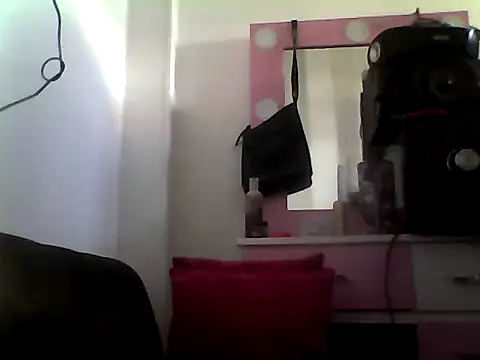 ariana crazzy online show from November 2, 2025, 2:11 pm