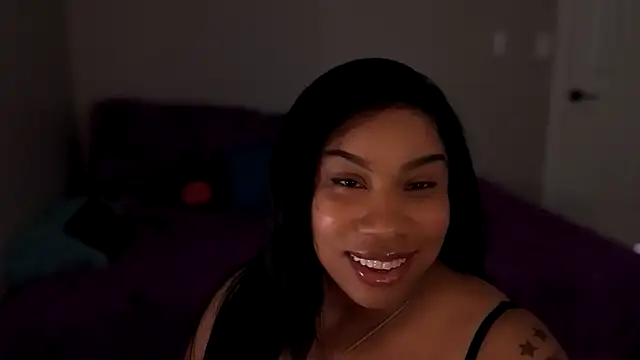 Snapshot of RoxiesObsession chatting on February 27, 2025, 5:26 pm RoxiesObsession online show from February 27, 2025, 5:26 pm