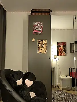 Snapshot of desiree-doux chatting on November 27, 2025, 10:43 pm desiree-doux online show from November 27, 2025, 10:43 pm