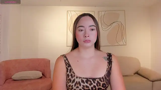 AlinaKravitz online show from May 19, 2026, 12:01 pm