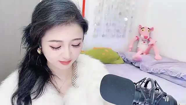 starsqimei online show from February 14, 2026, 5:18 am