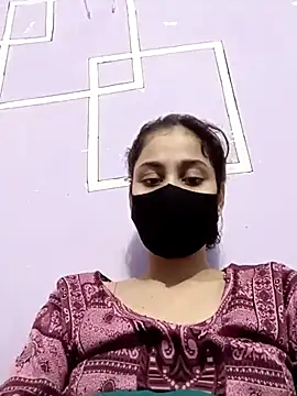 magicmoment00786 online show from November 17, 2025, 1:04 pm