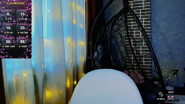 Snapshot of Evacadooo chatting on November 12, 2025, 5:00 am Evacadooo online show from November 12, 2025, 5:00 am