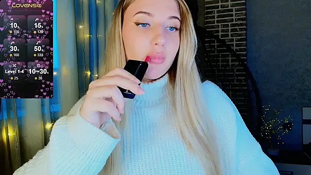 Snapshot of Evacadooo chatting on November 21, 2025, 2:32 am Evacadooo online show from November 21, 2025, 2:32 am