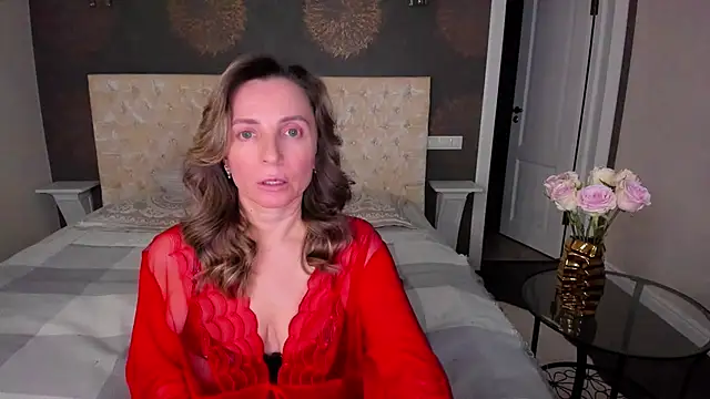 Snapshot of AllisonWilliams chatting on December 8, 2024, 6:06 pm AllisonWilliams online show from December 8, 2024, 6:06 pm