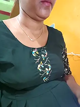 Snapshot of Tamillminnal chatting on October 20, 2025, 1:11 pm Tamillminnal online show from October 20, 2025, 1:11 pm
