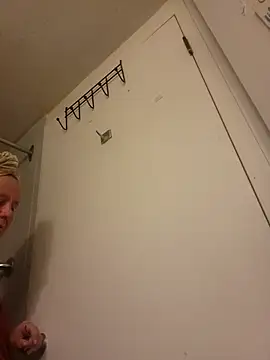 Snapshot of Yourfantasy1379 chatting on October 4, 2025, 2:02 am Yourfantasy1379 online show from October 4, 2025, 2:02 am