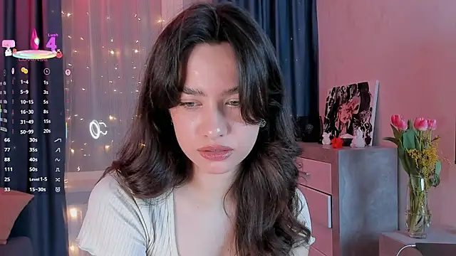 Snapshot of EmeliaReaper chatting on March 6, 2025, 11:53 pm EmeliaReaper online show from March 6, 2025, 11:53 pm