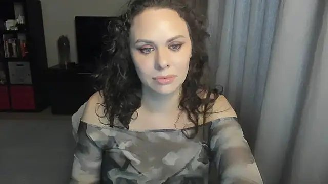 Snapshot of MollyCheiz chatting on May 25, 2026, 4:49 pm MollyCheiz online show from May 25, 2026, 4:49 pm