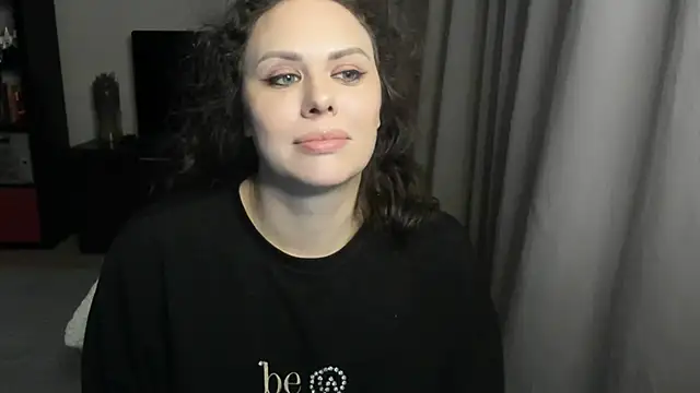 Snapshot of MollyCheiz chatting on May 27, 2026, 9:00 pm MollyCheiz online show from May 27, 2026, 9:00 pm