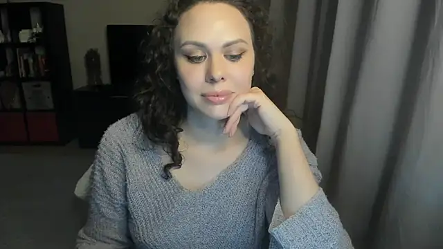 Snapshot of MollyCheiz chatting on May 26, 2026, 9:24 pm MollyCheiz online show from May 26, 2026, 9:24 pm