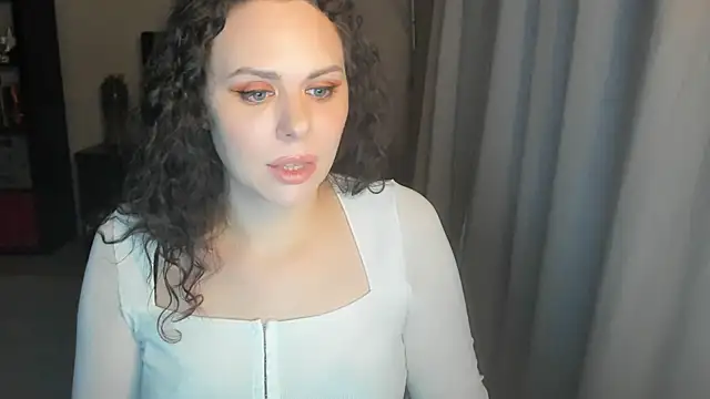 MollyCheiz online show from July 2, 2026, 1:50 am