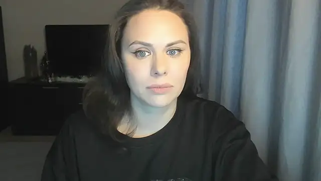 MollyCheiz online show from January 13, 2026, 1:15 pm