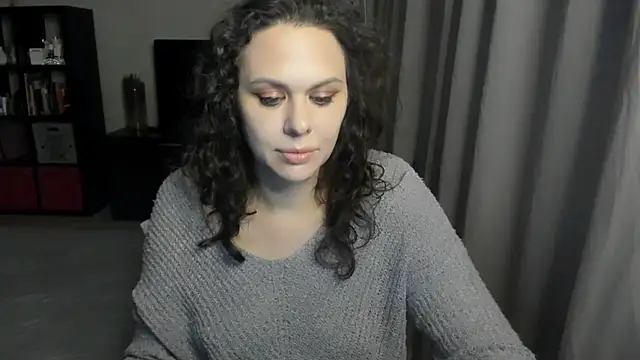 Snapshot of MollyCheiz chatting on May 24, 2026, 12:21 am MollyCheiz online show from May 24, 2026, 12:21 am