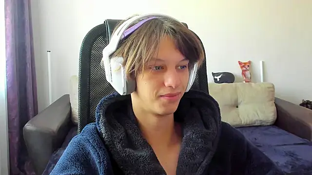 Snapshot of Ostin_meow chatting on October 26, 2025, 6:25 am Ostin meow online show from October 26, 2025, 6:25 am