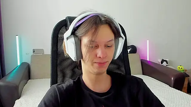 Ostin meow online show from February 14, 2026, 7:41 am