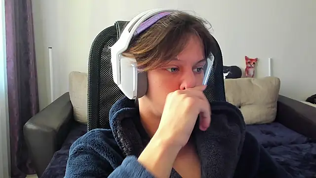 Snapshot of Ostin_meow chatting on October 21, 2025, 10:14 am Ostin meow online show from October 21, 2025, 10:14 am