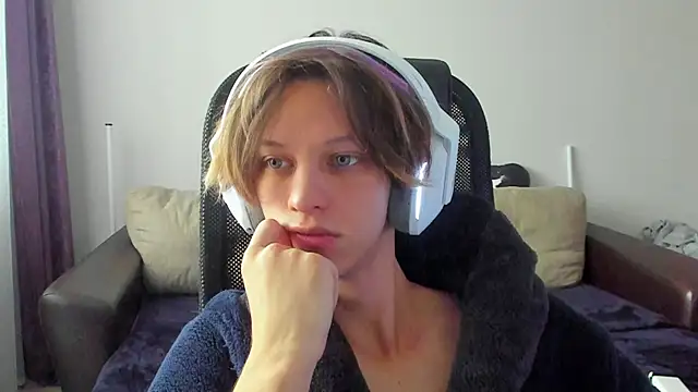 Snapshot of Ostin_meow chatting on November 10, 2025, 3:55 am Ostin meow online show from November 10, 2025, 3:55 am