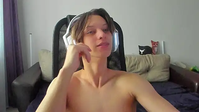 Snapshot of Ostin_meow chatting on November 7, 2025, 7:13 am Ostin meow online show from November 7, 2025, 7:13 am