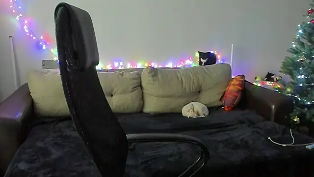 Snapshot of Ostin_meow chatting on December 2, 2025, 8:38 am Ostin meow online show from December 2, 2025, 8:38 am