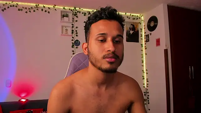 Raf brunette online show from January 7, 2025, 12:20 pm