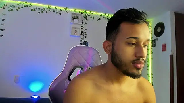 Raf brunette online show from December 28, 2024, 2:21 pm