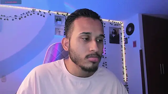 Raf brunette online show from March 6, 2025, 12:09 pm