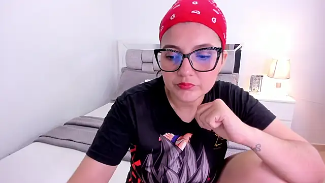 Camilaa bueno online show from April 11, 2026, 12:07 am