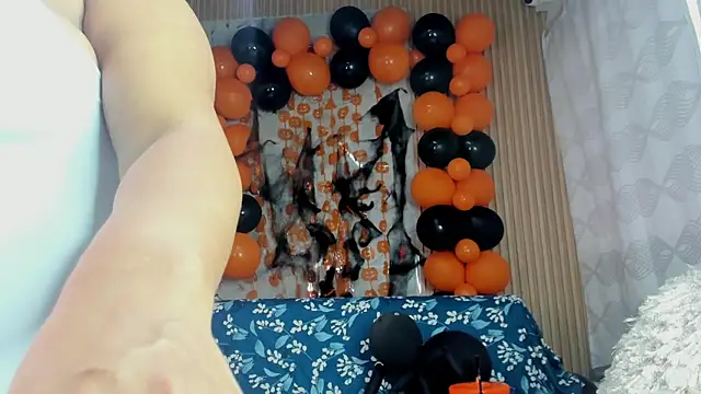 Snapshot of Any_topless chatting on October 27, 2025, 11:00 am Any topless online show from October 27, 2025, 11:00 am