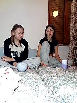 ella grays online show from October 14, 2025, 6:41 pm