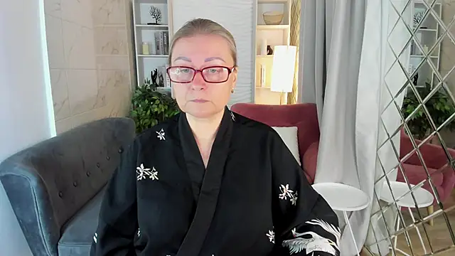 AlexandraKind online show from October 27, 2025, 8:43 pm