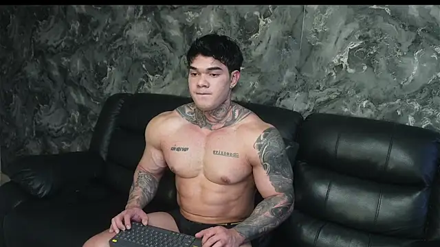 Justin Clark online show from October 27, 2025, 10:44 pm