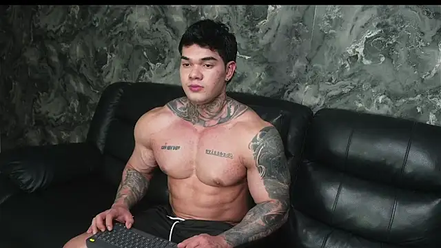 Justin Clark online show from October 27, 2025, 3:18 am