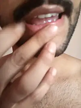 Snapshot of Vignesh3246 chatting on September 22, 2025, 10:21 am Vignesh3246 online show from September 22, 2025, 10:21 am