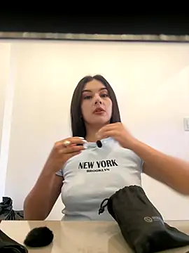 EymiCuper online show from October 29, 2025, 2:16 pm