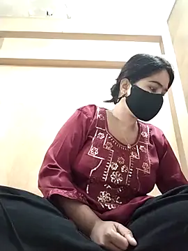 Snapshot of Magical_Girl- chatting on December 4, 2025, 6:01 am Magical Girl- online show from December 4, 2025, 6:01 am