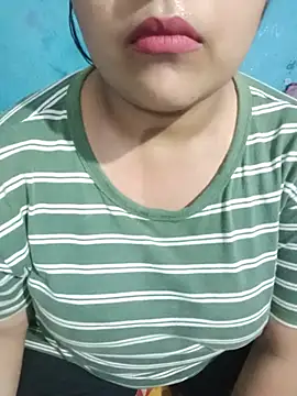 Snapshot of Love-Veronica chatting on July 19, 2026, 5:53 pm Love-Veronica online show from July 19, 2026, 5:53 pm