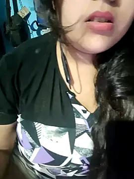 Snapshot of Love-Veronica chatting on May 13, 2026, 6:26 pm Love-Veronica online show from May 13, 2026, 6:26 pm