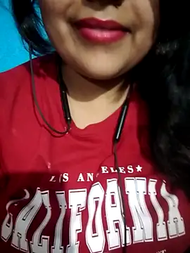 Love-Veronica online show from April 22, 2026, 6:14 pm