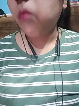 Snapshot of Love-Veronica chatting on July 17, 2026, 1:41 pm Love-Veronica online show from July 17, 2026, 1:41 pm