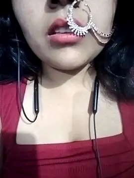 Love-Veronica online show from March 25, 2026, 6:29 pm