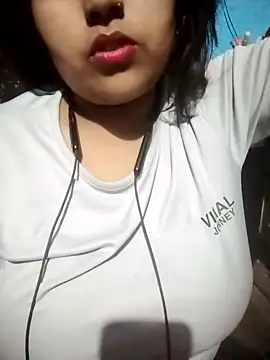 Love-Veronica online show from April 24, 2026, 5:48 pm