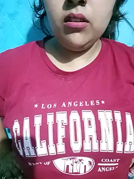 Snapshot of Love-Veronica chatting on July 15, 2026, 6:37 pm Love-Veronica online show from July 15, 2026, 6:37 pm