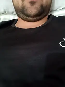 Snapshot of smartboy010101 chatting on March 9, 2025, 3:32 am smartboy010101 online show from March 9, 2025, 3:32 am